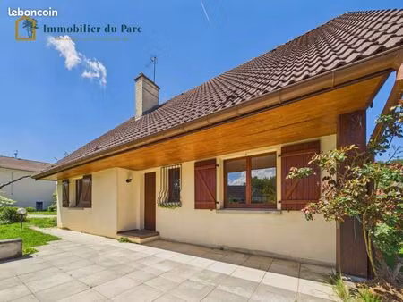 maison 6 pièces 135 m²