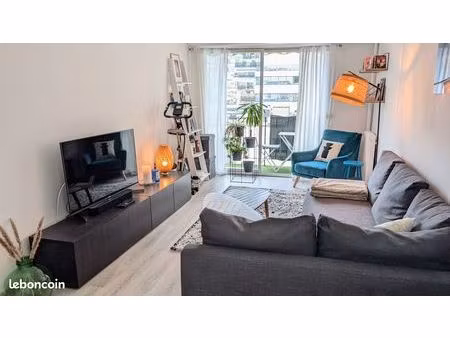 levallois anatole france : 2/3 pièces lumineux 55m2 avec balcon filant et parking