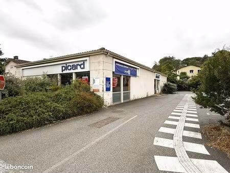local commercial 335 m² auch