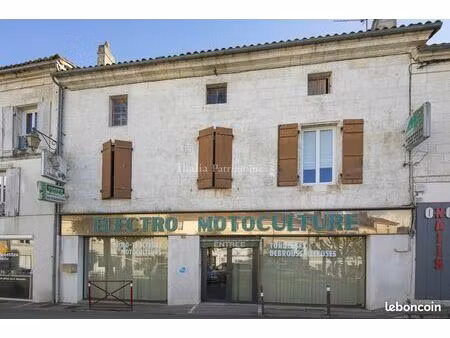 inconnu 7 pièces 240 m²