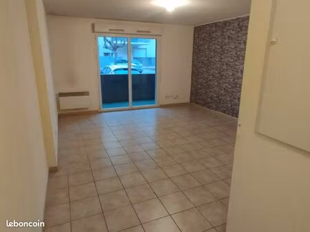 beau t2 de 48m² - libre - balcon + parking sécurisé – résidence de 2007 – dpe c
