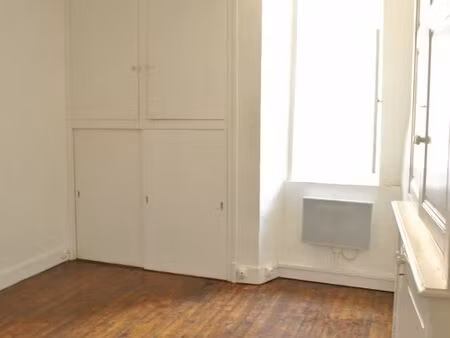 auch centre  t.1  27 m2