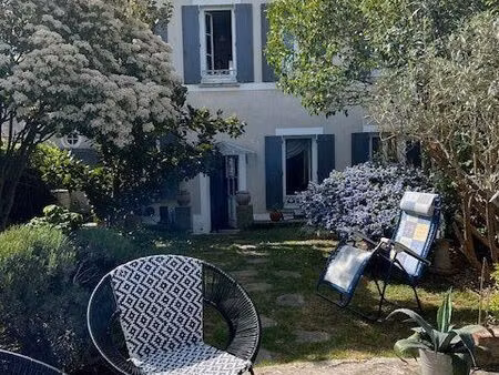 maison 7 pièces 208 m²