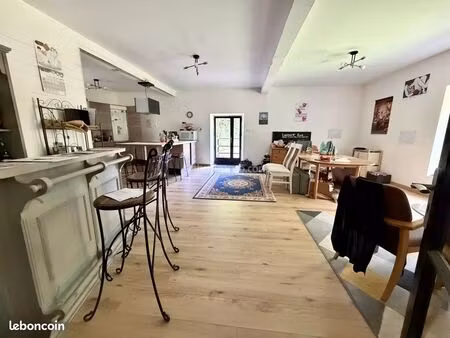moulin 12 pièces 255 m²
