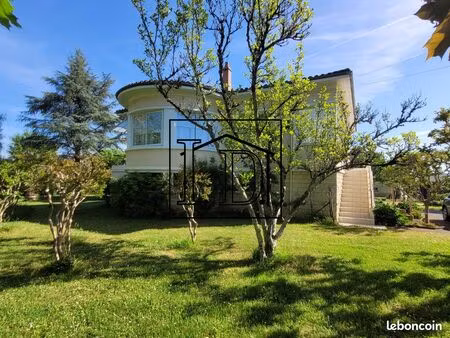 maison 9 pièces 176 m²