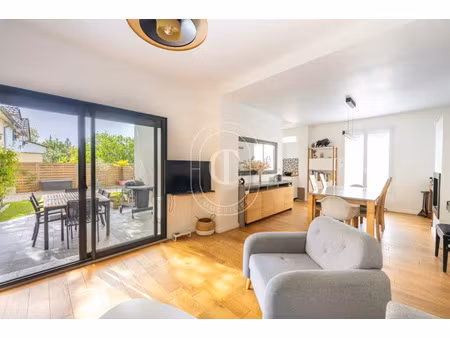 maison de luxe à vendre dans le quartier ibis