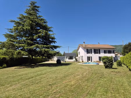 villa de luxe à vendre à saint-jean-de-moirans