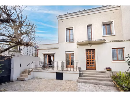 maison de luxe à vendre dans le quartier franges du bois de vincennes