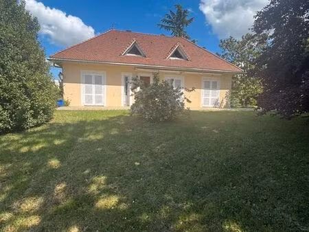b. maison bourgeoise 132m² hab / sous-sol 90m² / terrain 1876m² / vue