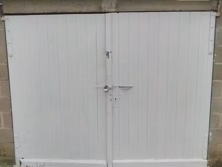 parking/box 11 pièces 170 m²