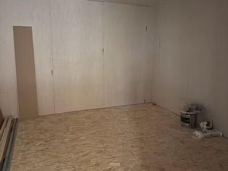 local de stockage rénové – 20 m² – sécurisé – béziers centre