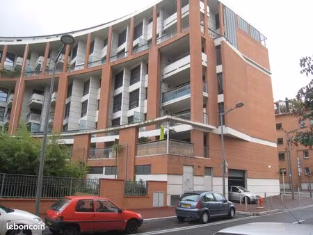 grand garage fermé 15m2