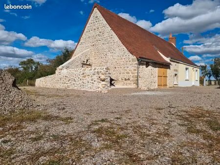 maison de 80m2 avec garage +dépendance+6 garages en cours de construction + terrain