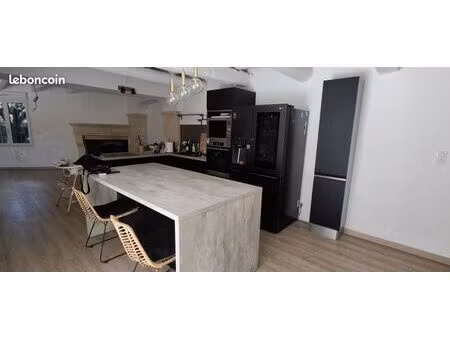 maison rénovée centre de rodilhan