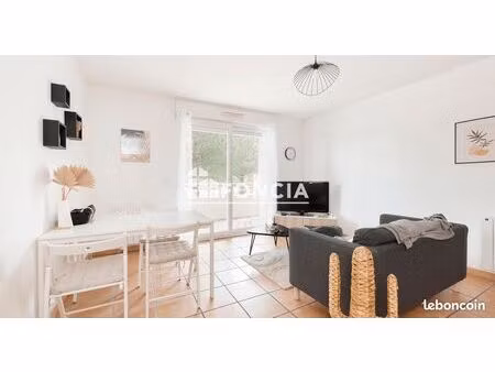 saint pierre du mont – appartement t2 avec terrasse couverte – parking – résidence sécuris