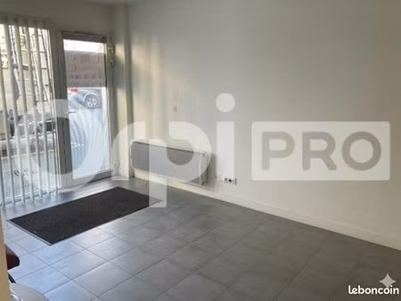 bureau 62 m²
