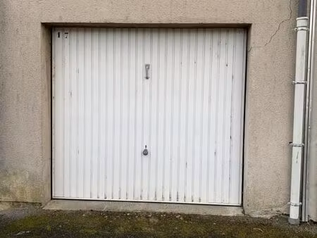 garage/box 13 m² artenay