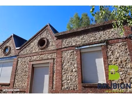local 221 m² brionne