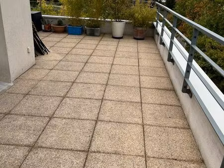 t3 57m2 olivet archette  dernier étage  terrasse de 21 m² parking