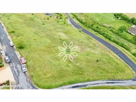 terrain 870 m² azerat