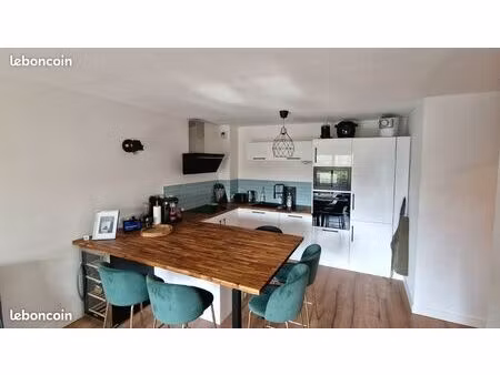 t2 55 m² rénové – dernier étage – balcon 7 m² – double parking