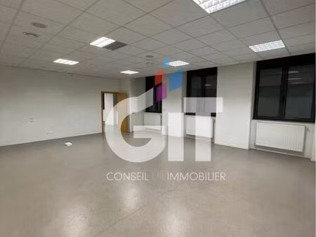 bureau 635 m²