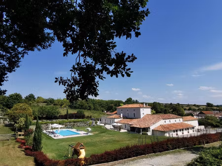 manoir à vendre à segonzac