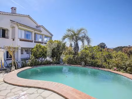 cannes - villa avec une belle vue
