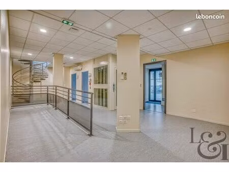maison 12 pièces 303 m²