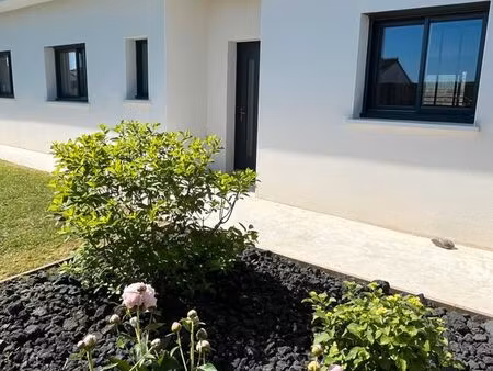 villa recente - piscine 5 pièces 122 m2