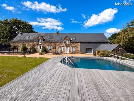 propriété 7 pièces 204 m²