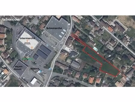 terrain constructible de 2950m2 à aiguillon