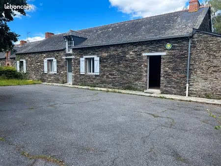 ? longère en pierre – dpe c – 120m² + 120m² aménageables – 1h de nantes