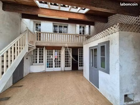 maison de ville 9 pièces 184 m²