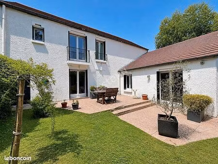 maison 5 pièces 144 m²