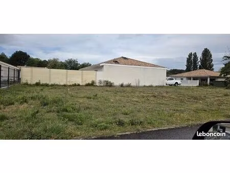 terrain 495 m² parentis en born