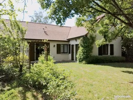 pavillon 6 pièces 130 m²