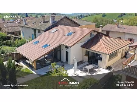 maison 8 pièces 270 m²