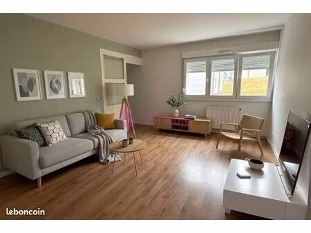 appartement 4 pièces 77 m²