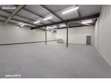 entrepôt 330 m2 à louer