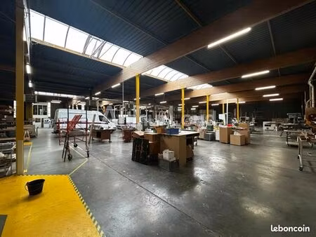 local industriel 2 634 m²