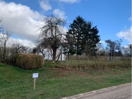 terrain 737 m2 bettviller