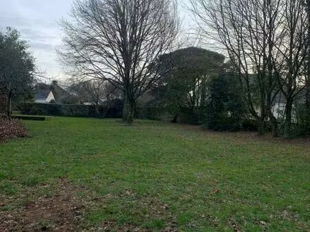 terrain 1 630 m² lassy