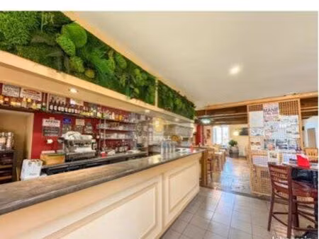 bar restaurant
