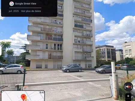 parking extérieure proche centre voie des sacres science po
