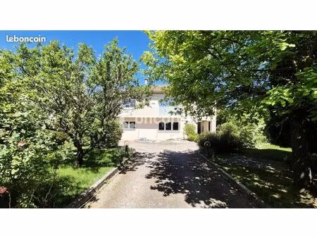 maison 9 pièces 257 m²