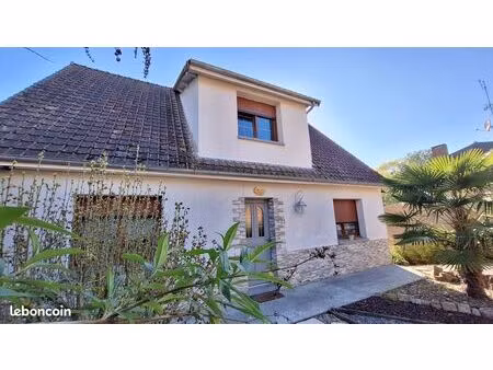 maison 8 pièces 157 m²