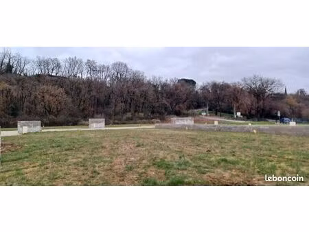 terrain 417 m² portes les valence