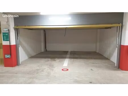 garage double 25 m² ferme