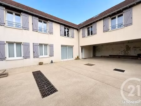 immeuble 170 m² meriel
